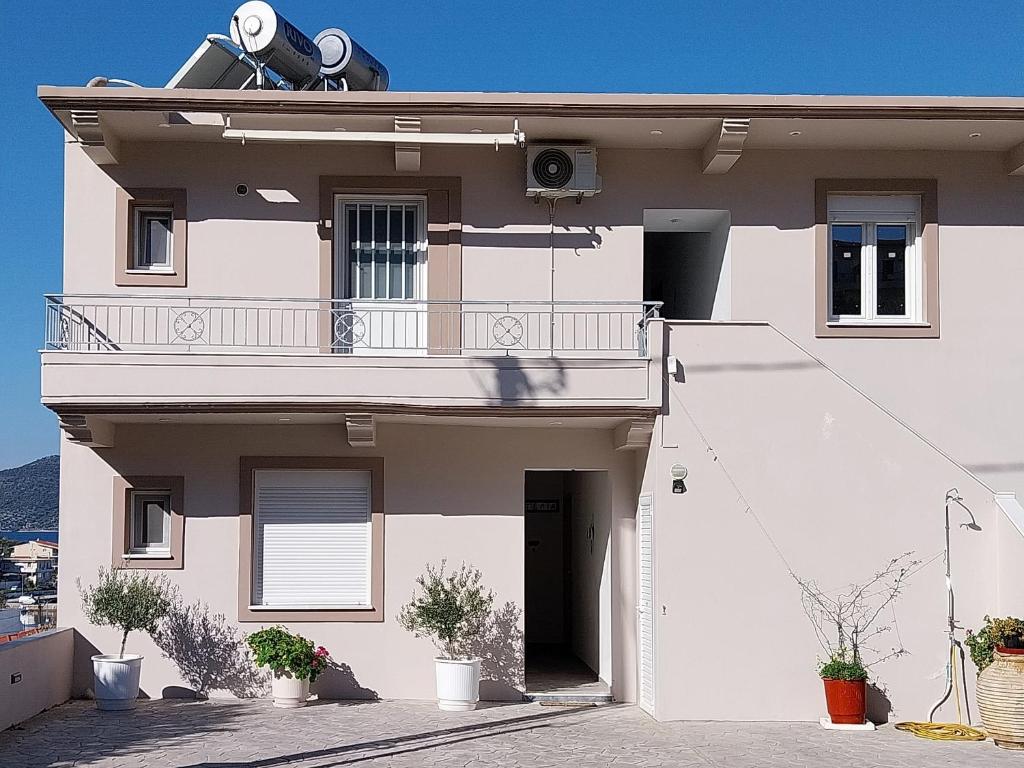 Katelia's Apartments photo 2