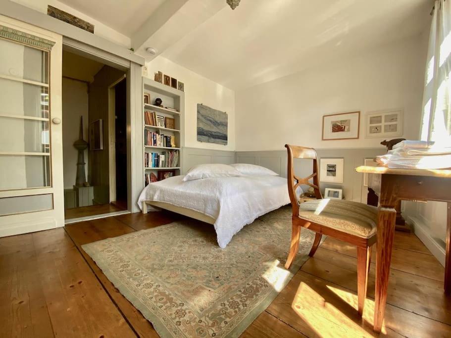 Historic Skipper`s House in Old Town photo 3