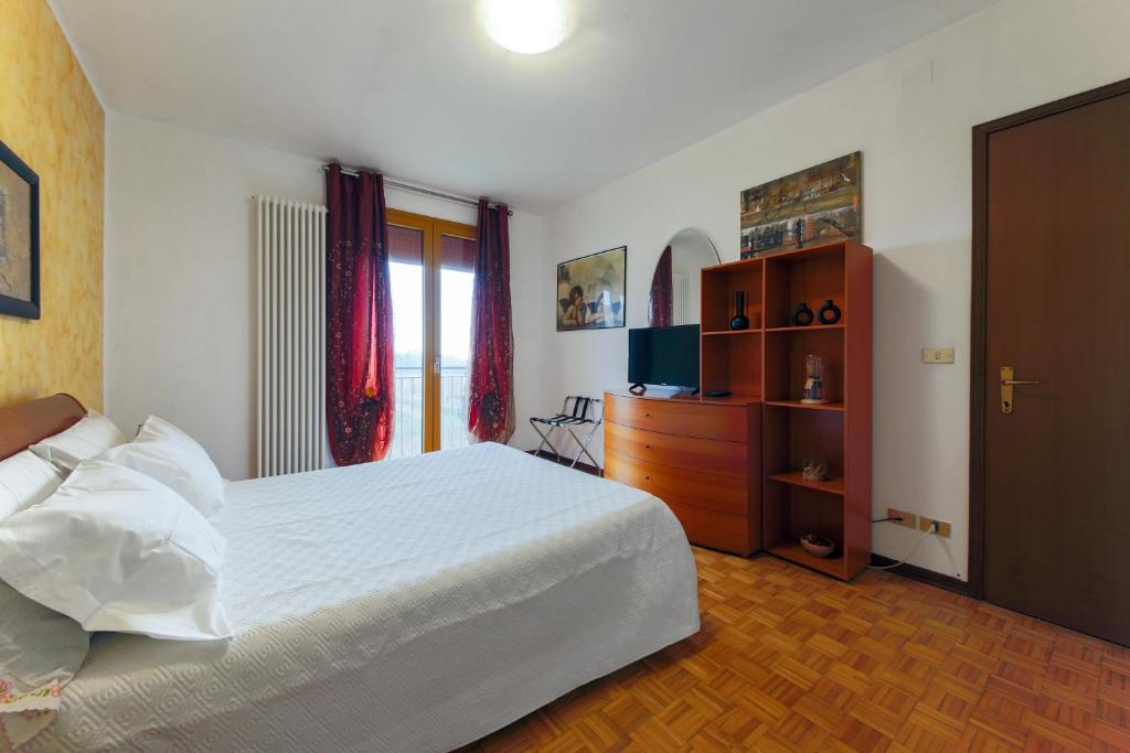 Free parking - 15 min to Venice photo 2