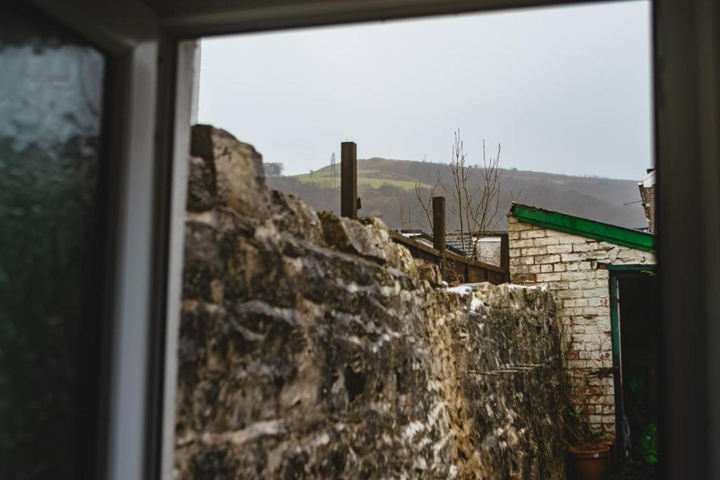 A Perfect 1BD Getaway in Aberdare, South Wales photo 3