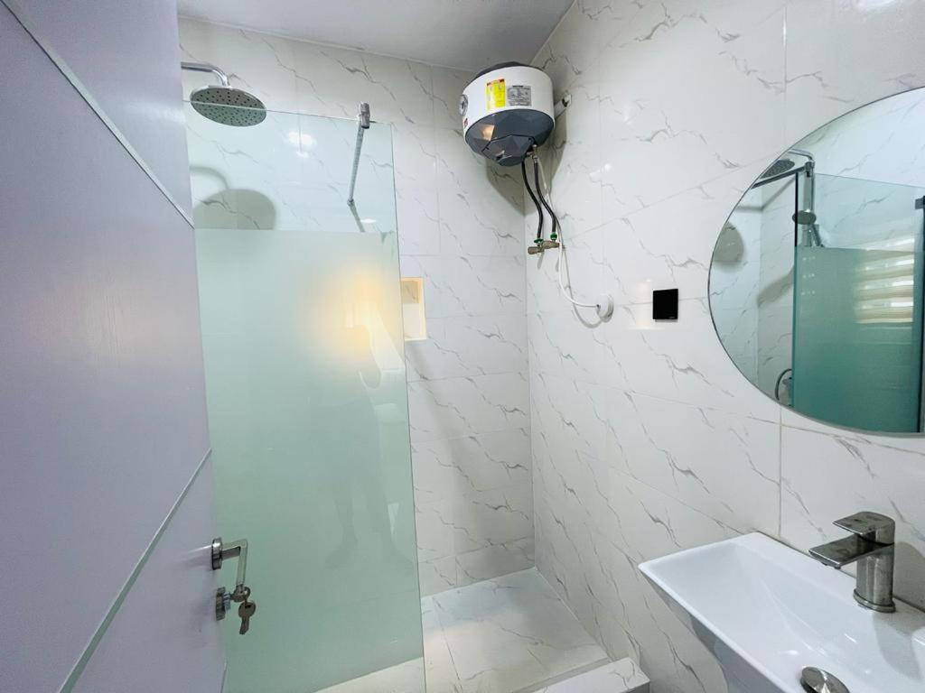 GISELLE HOMES photo 4