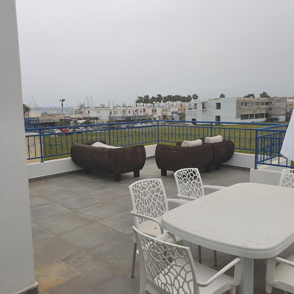 G&E Harbour Apartments photo 2
