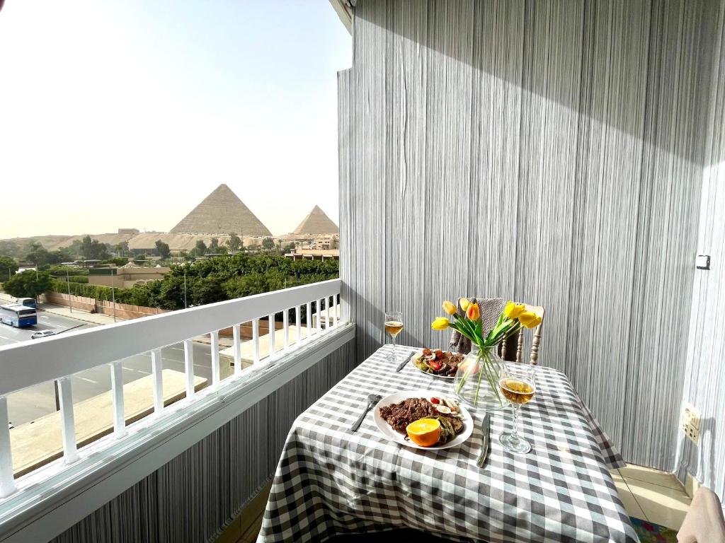 Colorful Pyramid Home Room Type - Apartment