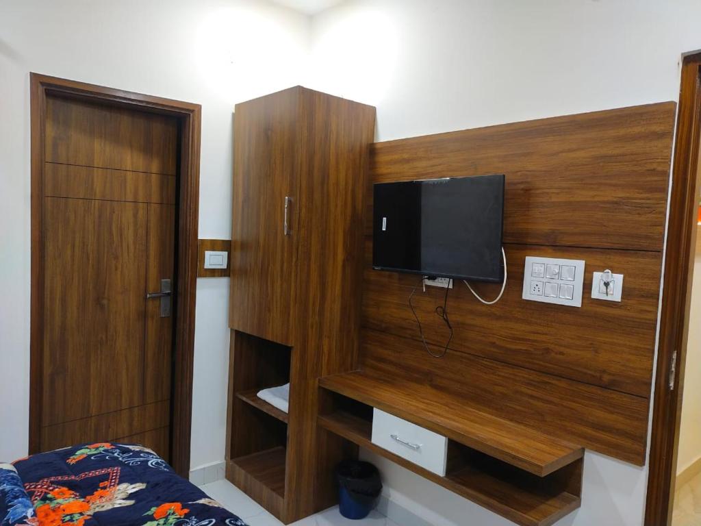 HOTEL HIVIN AND PEANCE - TOP RATED AND SERCH PROPERTY AMRITSAR photo 1