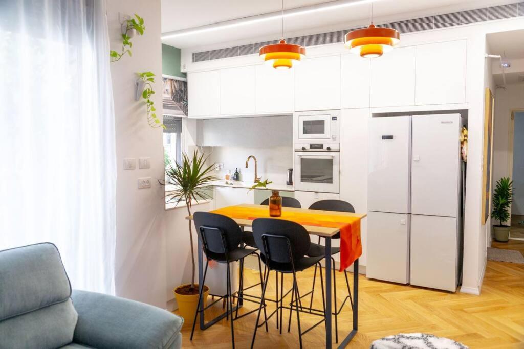 A new 2BR apartment. Close to TLV trains. photo 1