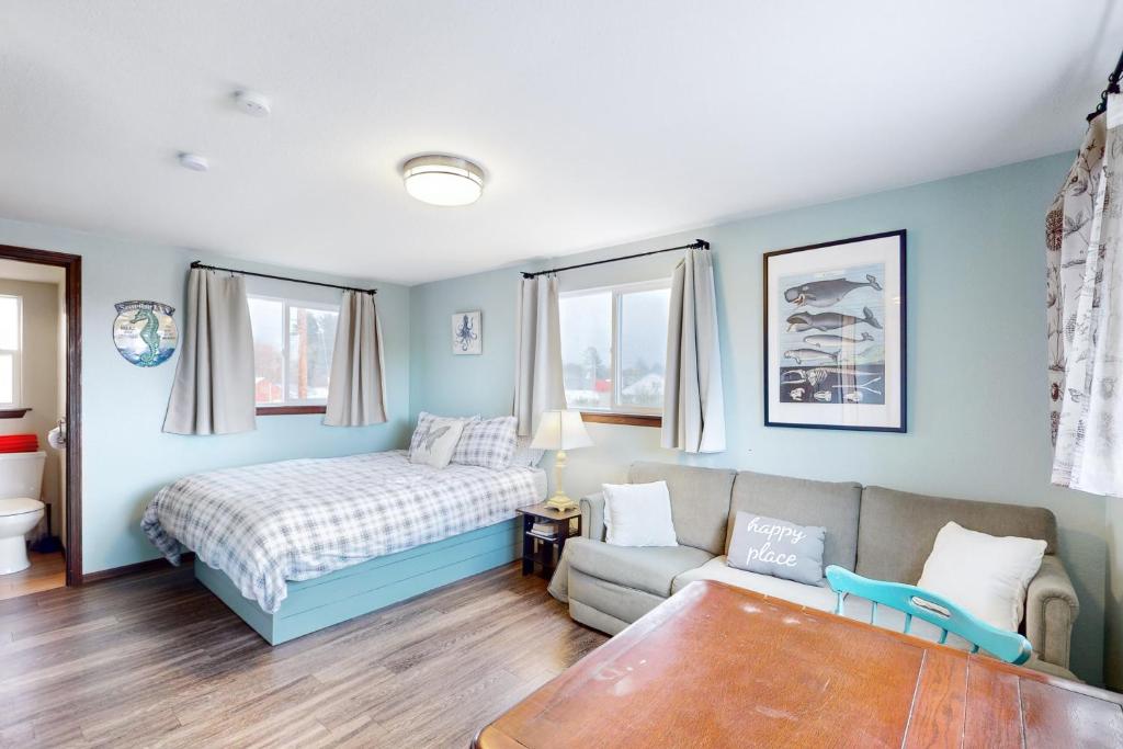 Breakwater Inn - Shoalwater Cottage #E photo 1