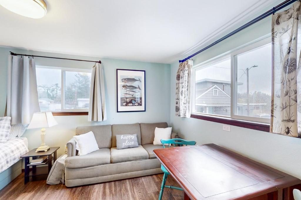Breakwater Inn - Shoalwater Cottage #E photo 3