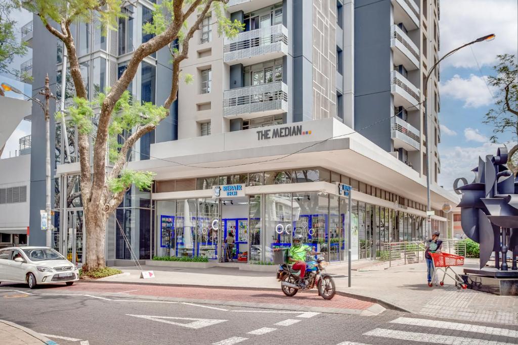 The Median in Rosebank