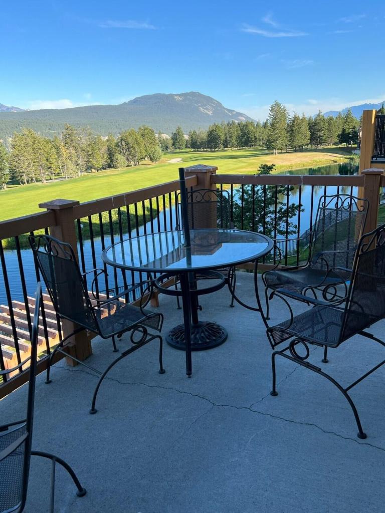 Bighorn Meadows Bungalow photo 1
