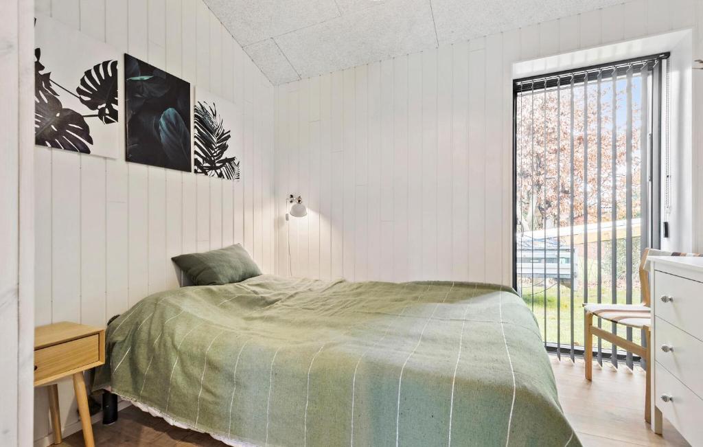 4 Bedroom Gorgeous Home In Glesborg photo 1