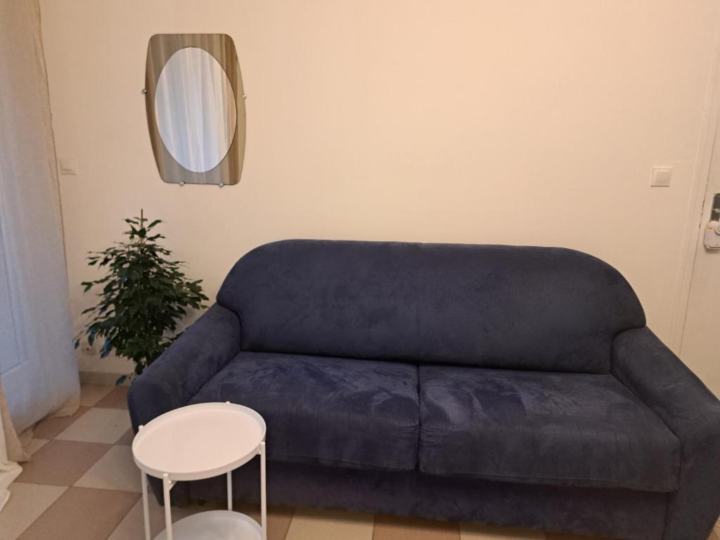 Grand Studio de 24m2 avec terrasse privée proche de la gare RER TER photo 2
