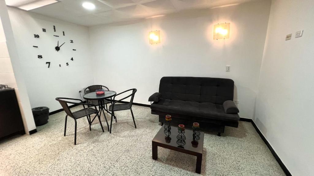 Apartaestudio Reloj