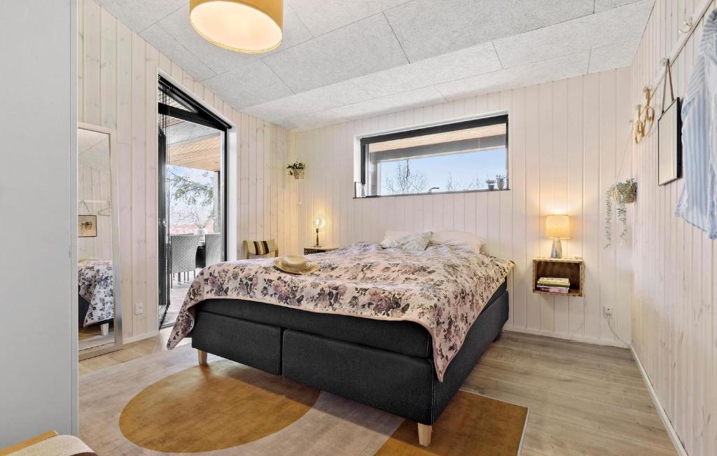 4 Bedroom Gorgeous Home In Glesborg photo 2