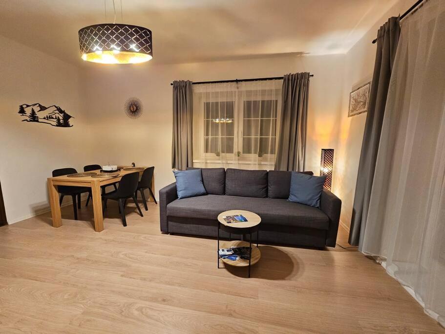 Apartmán 2 s krytou terasou a grillem Mladé Buky