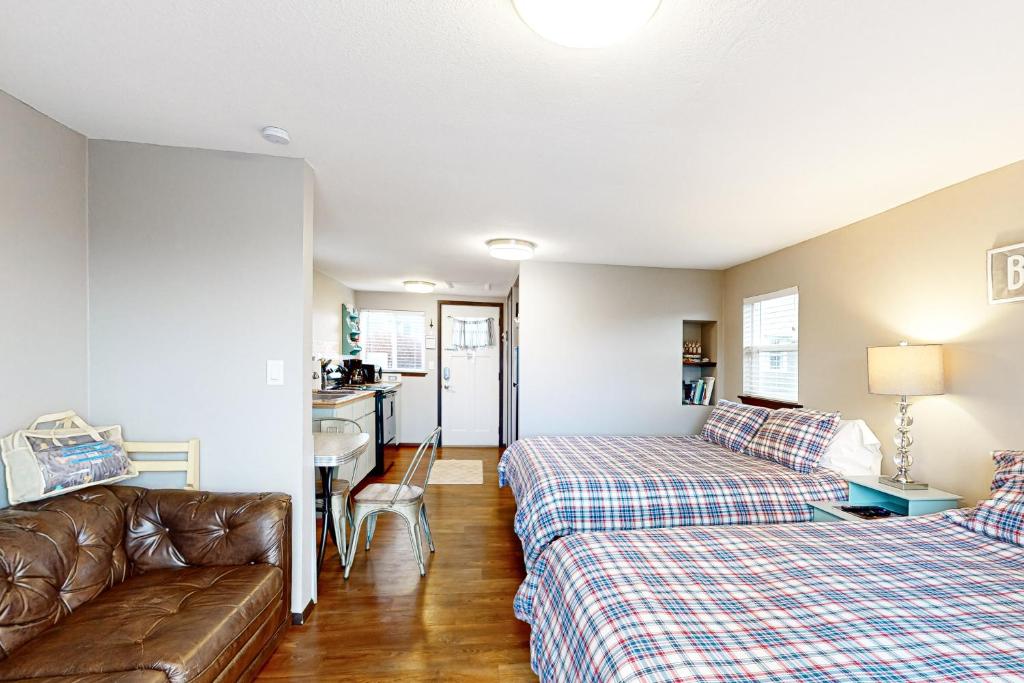 Breakwater Inn - Josie Dyas Cottage #H photo 3