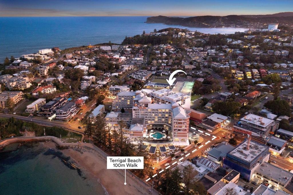 Modern & Cozy Unit Just Steps from Terrigal Beach photo 3