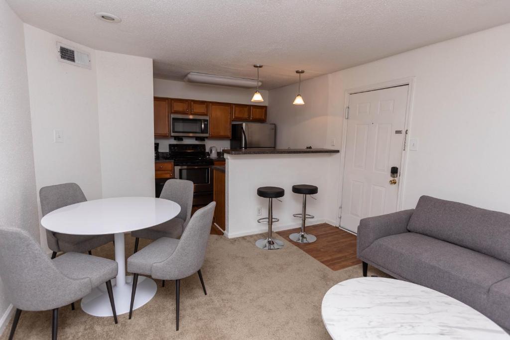 City Chic 1br Gem Perfect For Couple I Wyndham photo 2