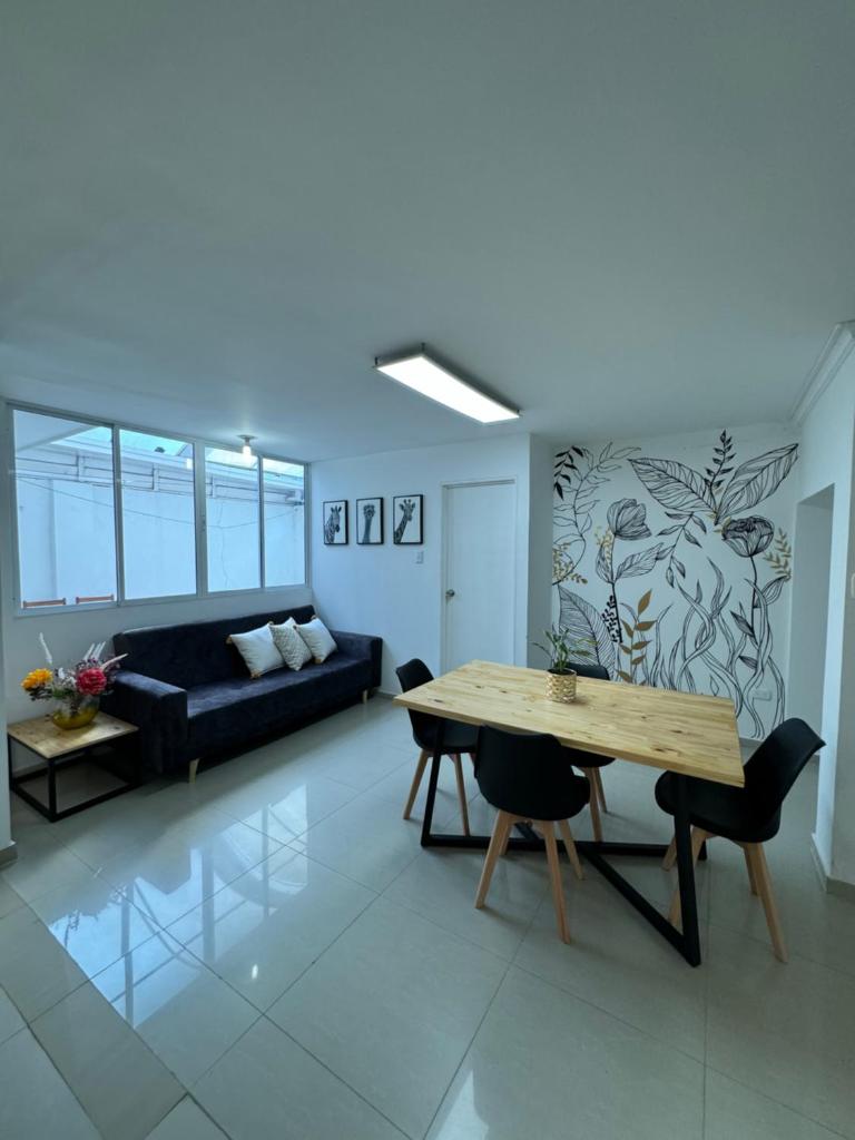 Apto estudio con parqueadero y wifi. photo 4