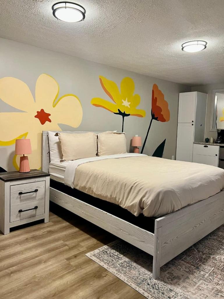 Wildflower Room 15