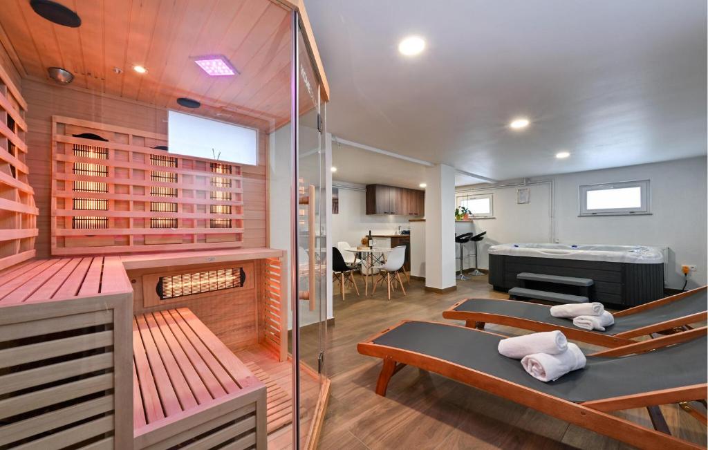 2 Bedroom Beautiful Home In Lepoglava photo 4