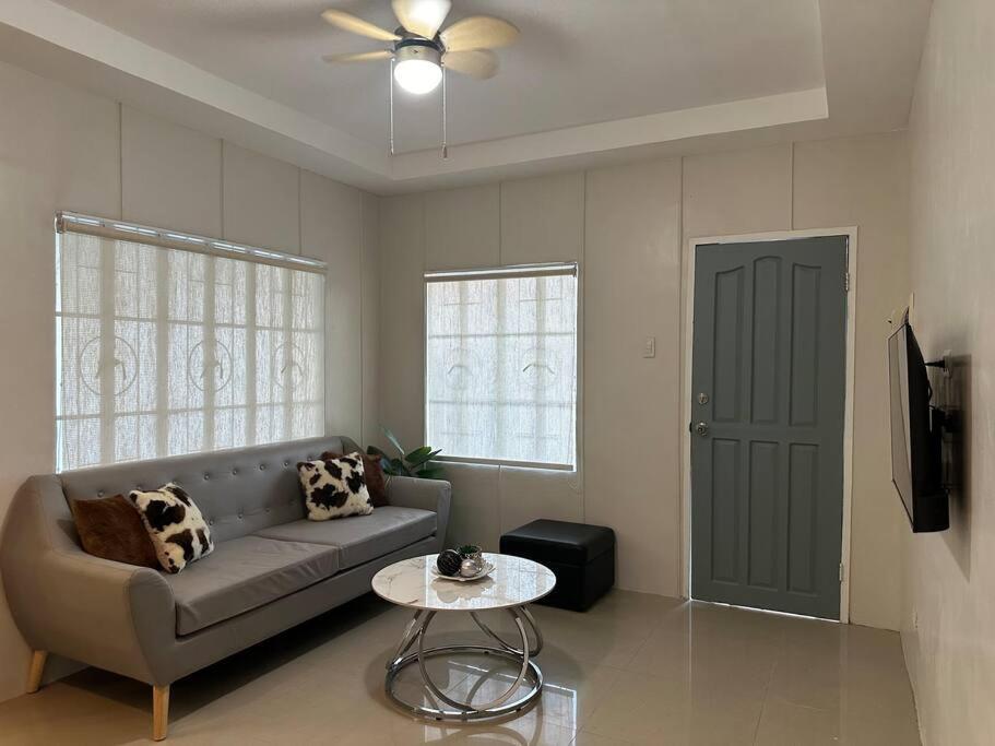 Japandi Home B - Fully Aircon, WIFI, Hot shower, 24hGuard, Center, near Malls