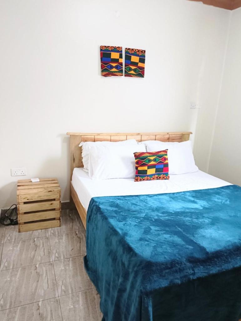 Amaryllis blue,8mins source to River Nile,secure, peaceful, central great location photo 4