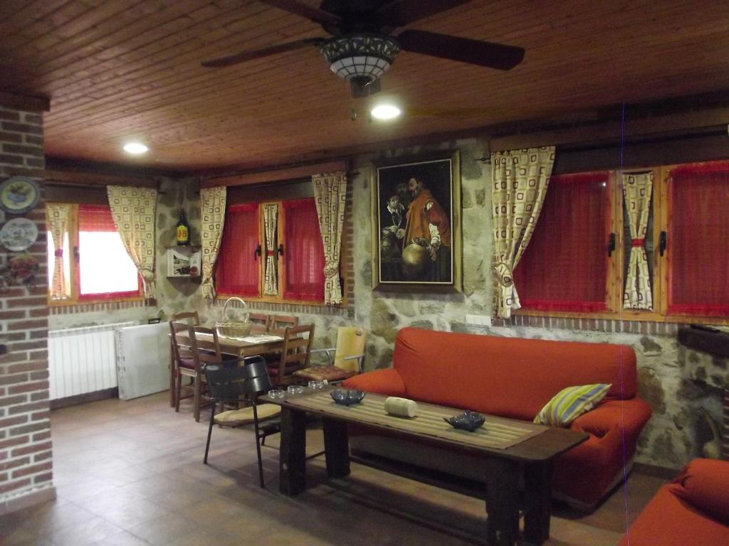 Chalet Rural en Navaluenga photo 4