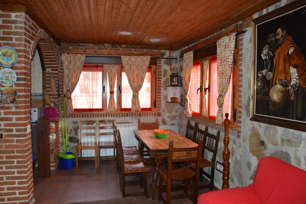Chalet Rural en Navaluenga photo 3