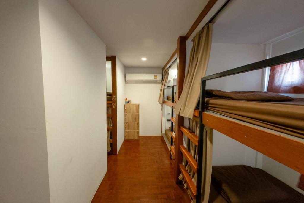 Once In A Blue Moon Cafe & Hostel Room Type - Bed in 8-Bed Mixed Dormitory Room