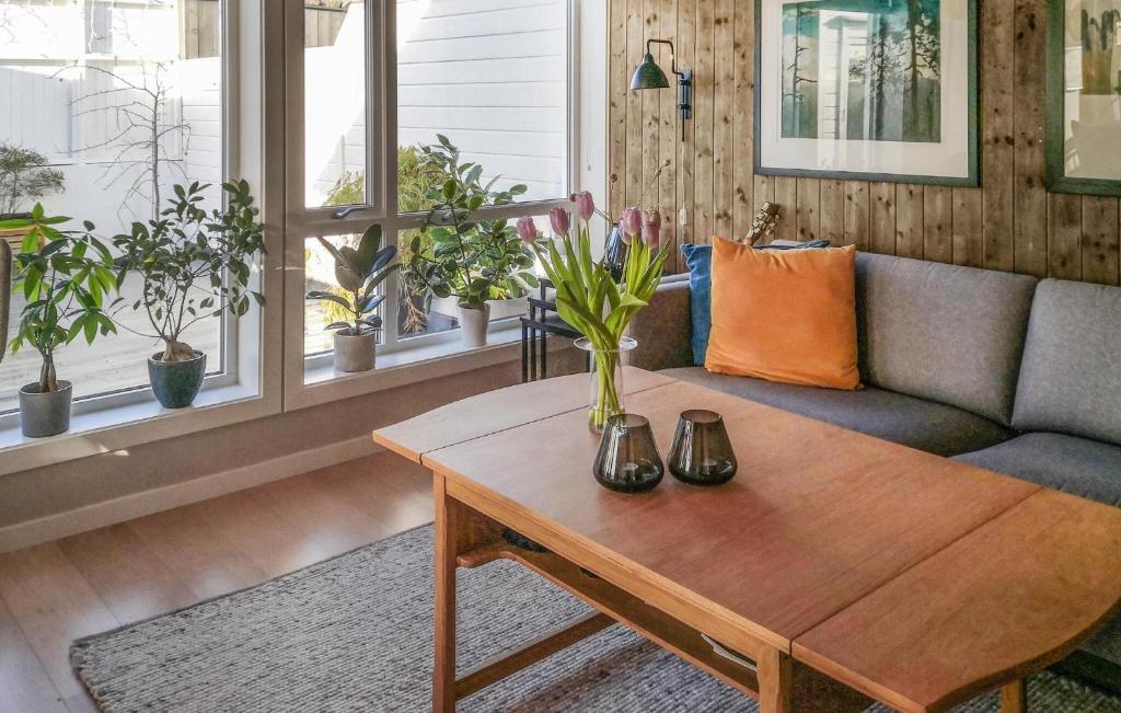 Lovely Home In Kristiansand S With House A Panoramic View photo 4