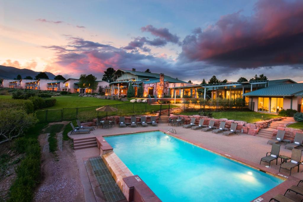 Garden of the Gods Resort & Club photo 1