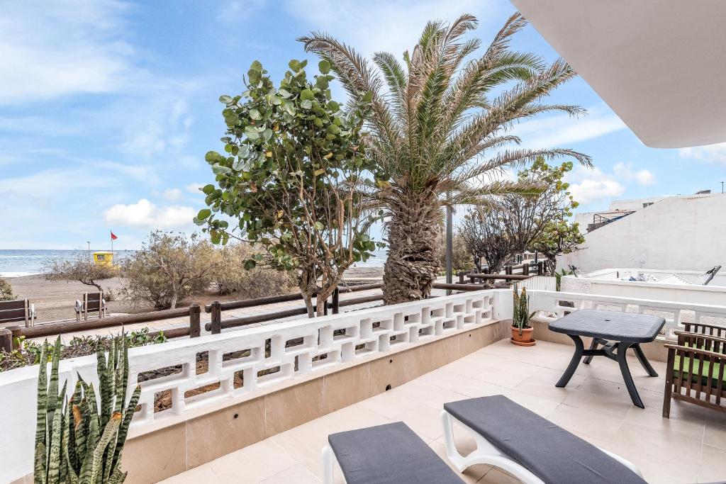 Home2Book Stunning Sea Front Apartment La Garita photo 4
