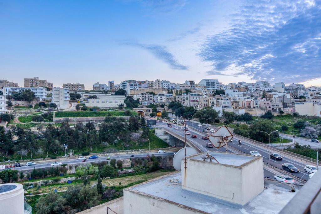 Stylish & Cosy 1BR home with Balcony in St Julians BY 360 Estates photo 2