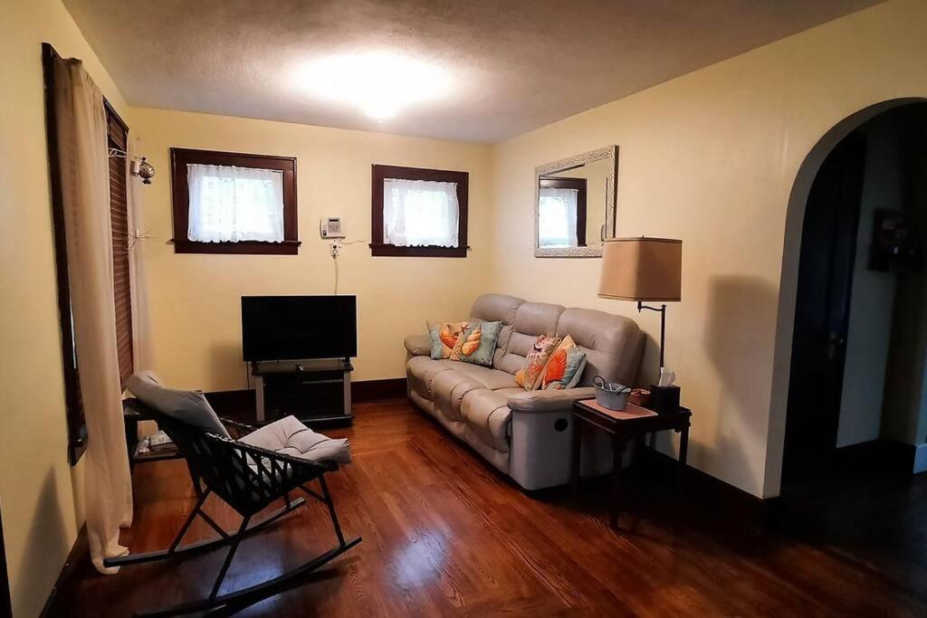 Ethyl's Place photo 3