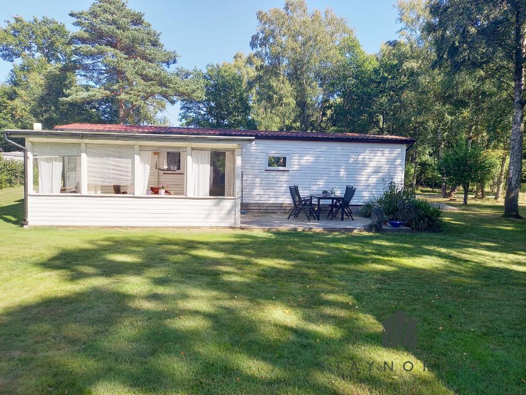 Pleasant mobile home located in a scenic location outside Jamjo