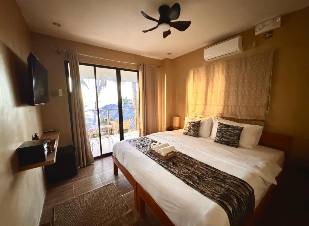 Southseas Beach Resort and Dive Center photo 2