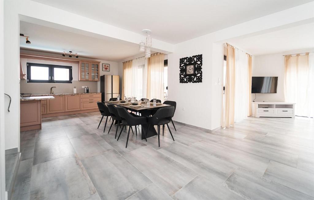 Gorgeous Home In Krnica With Wi-fi photo 4