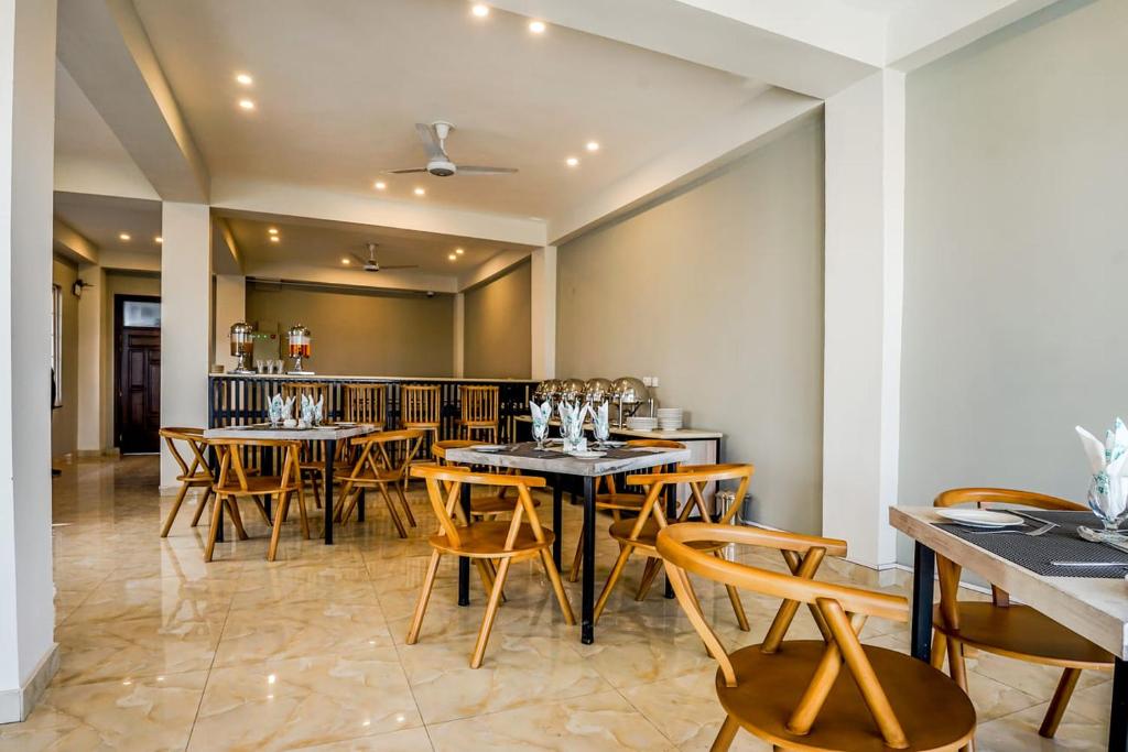 Roomy Crossroads Hotel, Peshawar photo 1