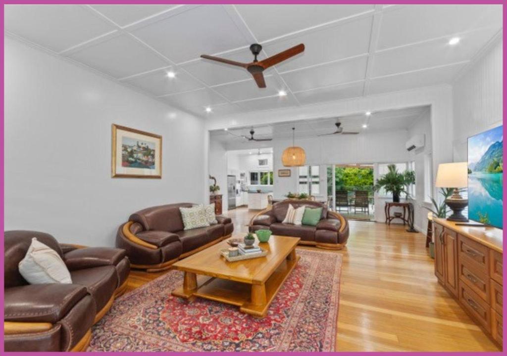 The Grand Queenslander On Turner photo 3