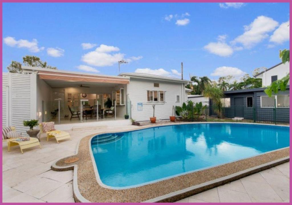 The Grand Queenslander On Turner photo 2