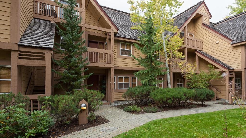 Alpine Greens 8 - Near Blackcomb, Walk or Shuttle to Skiing, Parking - Whistler Platinum photo 1