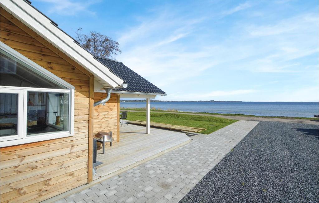 Nice Home In Sjlund With 3 Bedrooms And Wifi