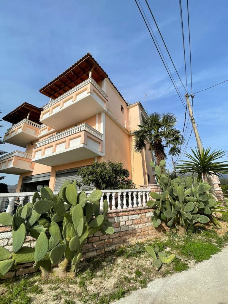 Villa Kapllani photo 1