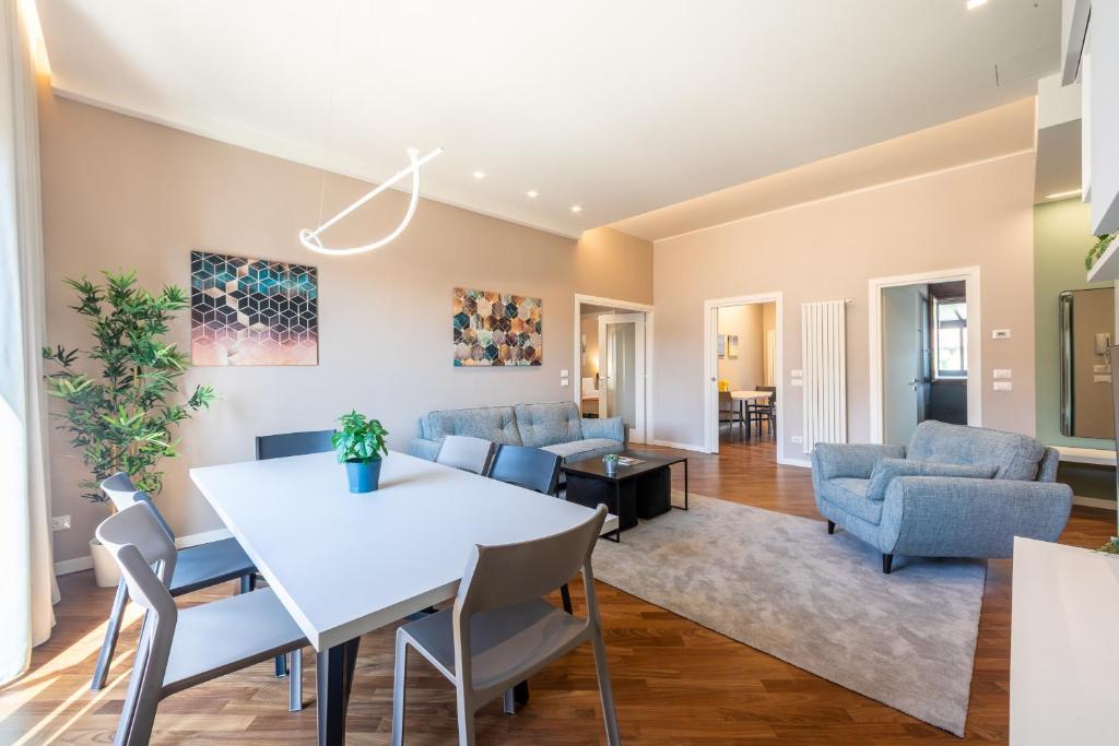 San Michele Modern Apartment - con balcone! photo 4