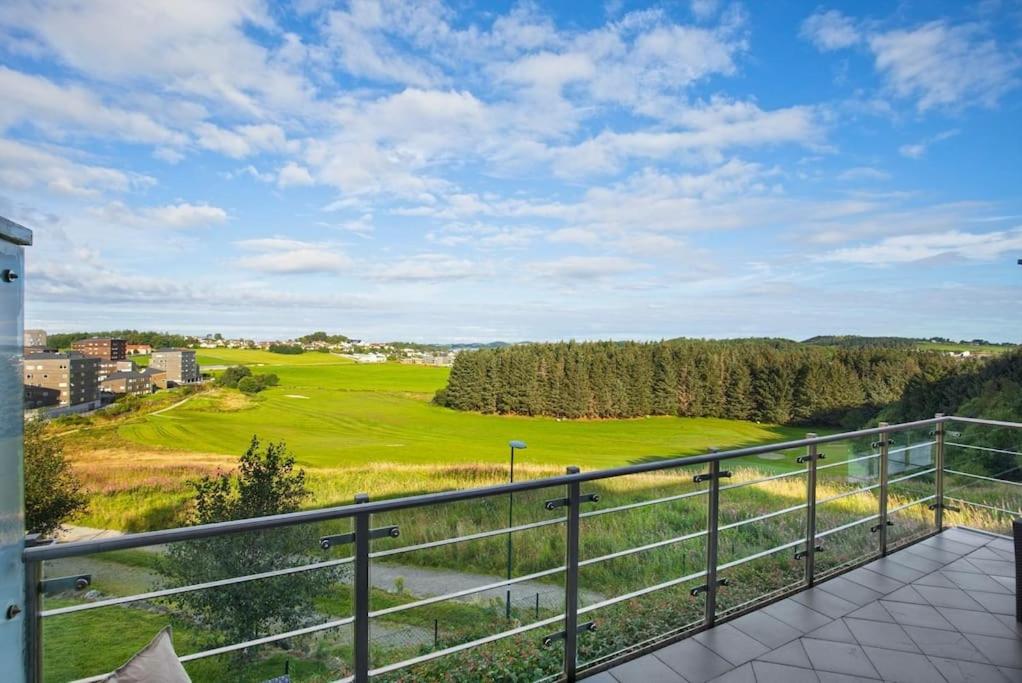 Wonderful appartement with a nice view. Parking!
