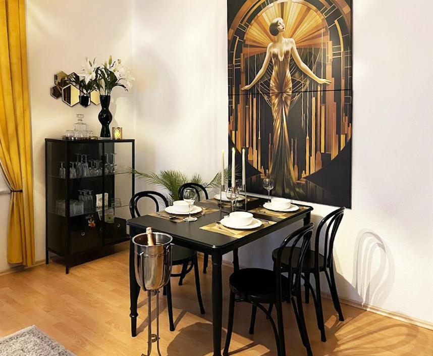 NEU! Art Deco Design-Luxus-Apartment, am Markt, Garten photo 4
