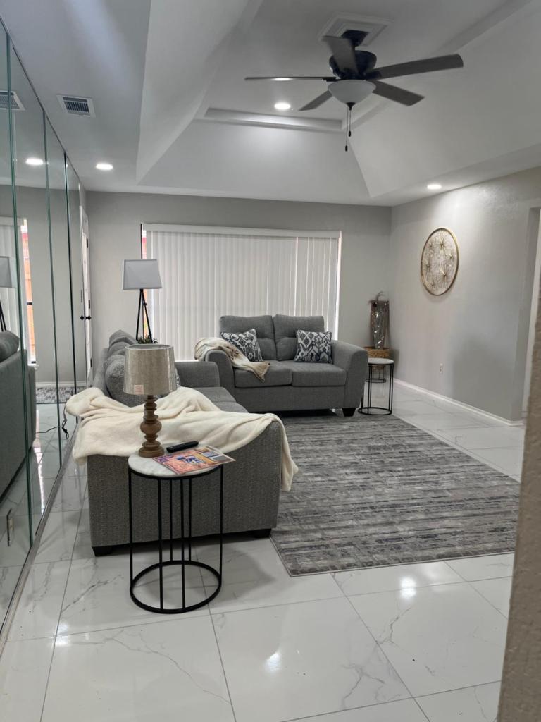 Beutyful cozy home photo 3