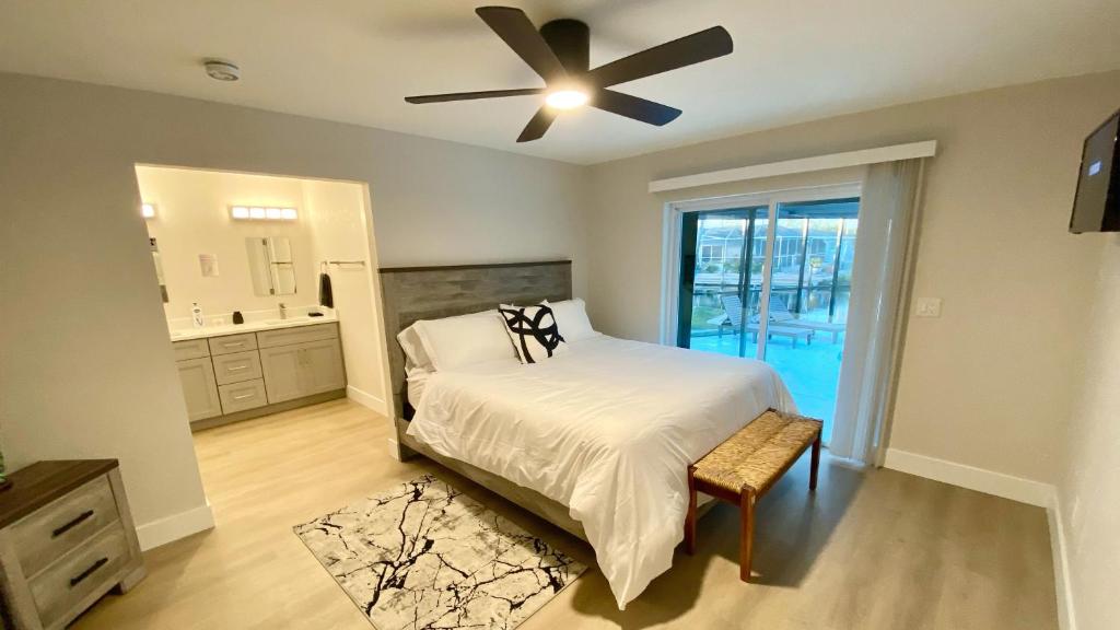 Waterfront Gulf Gateway: Pool/Dock/Grill/Gameroom photo 2