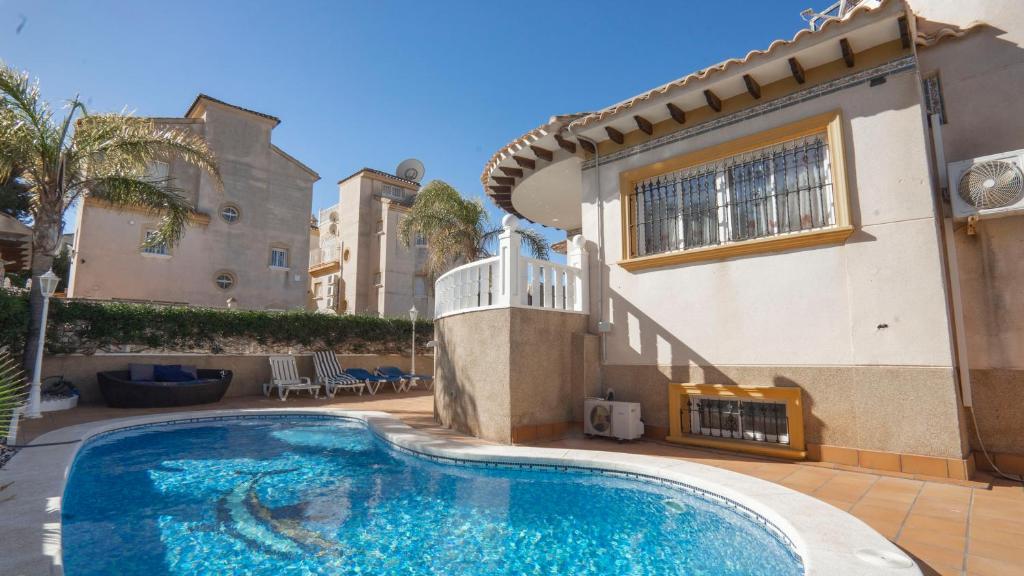 Amazing villa ideal for golf or family holidays photo 1