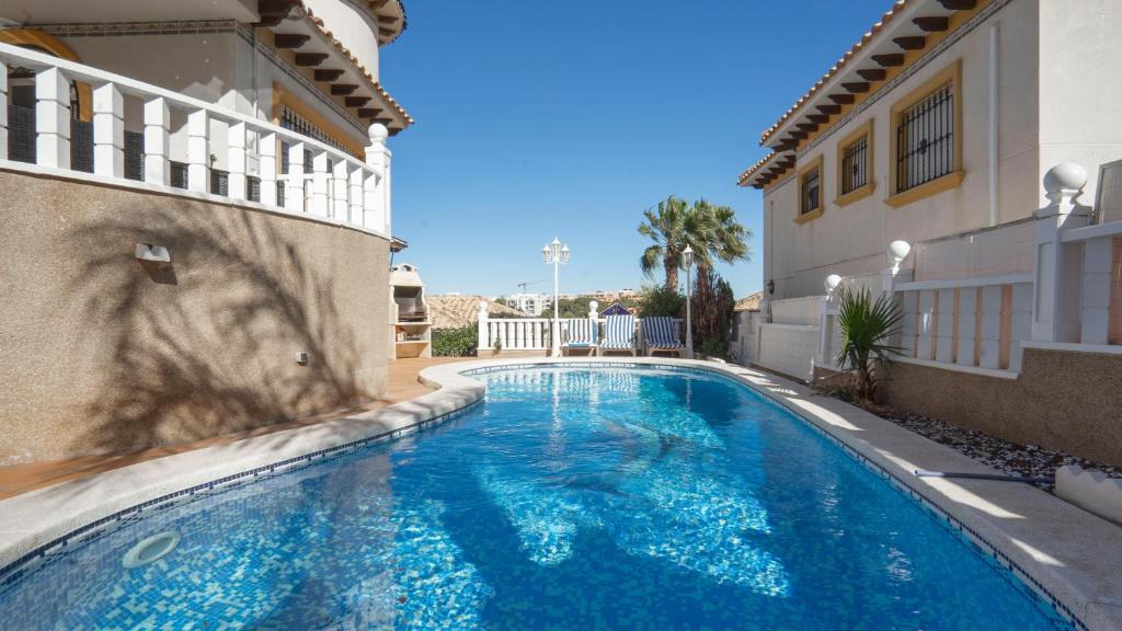 Amazing villa ideal for golf or family holidays photo 2